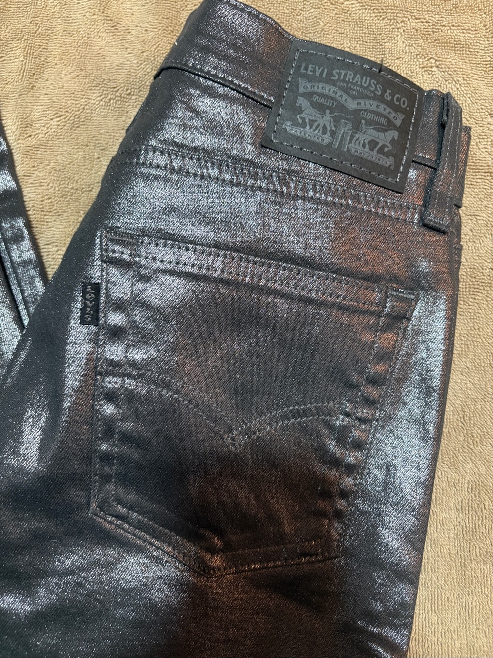 Levi's 724 New , Women's Metallic Black straight leg Jeans 28 x30